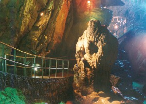 Confucius Travelling to Teach, Meishan Dragon Palace